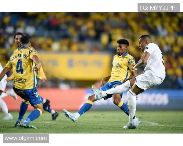 维尼修斯精彩破门助力皇家马德里再创辉煌时刻 维尼修斯精彩破门助力皇家马德里再创辉煌时刻