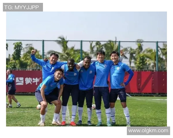 山东泰山迎战天津津门虎戴伟浚展现足球风采与激情对决 山东泰山迎战天津津门虎戴伟浚展现足球风采与激情对决