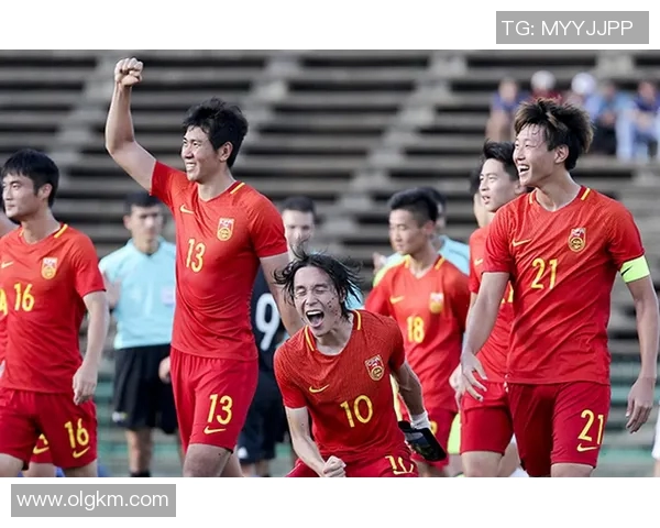 卡约拦截助力球队逆转胜利展现出色防守能力与战术智慧