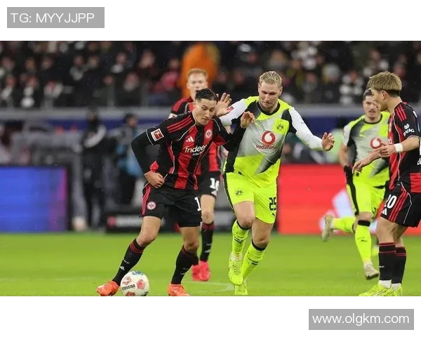 多特客场轻松战胜法兰克福，取得关键胜利